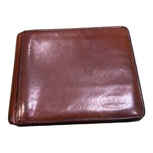 Fossil Men’s Leather Wallet.